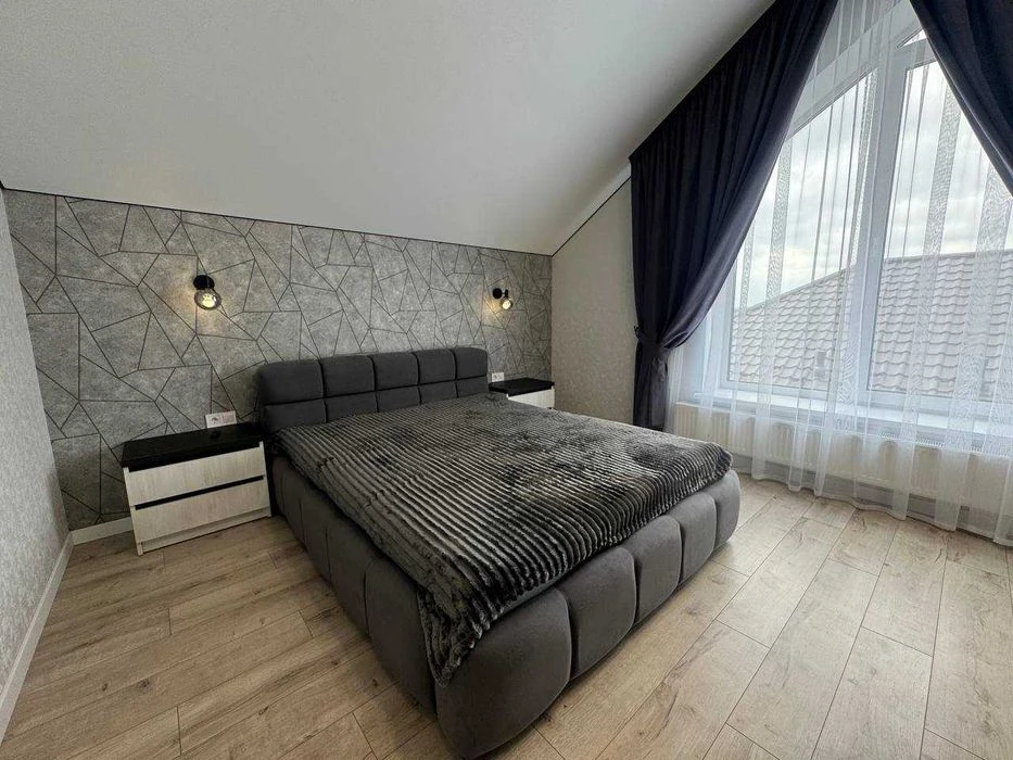 Two-story house with renovation for 4 rooms!
