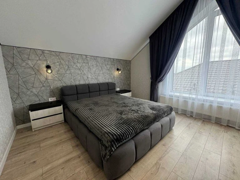 Two-story house with renovation for 4 rooms!