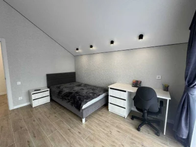 Two-story house with renovation for 4 rooms!
