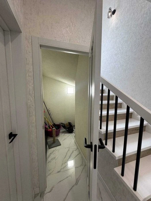 Two-story house with renovation for 4 rooms!