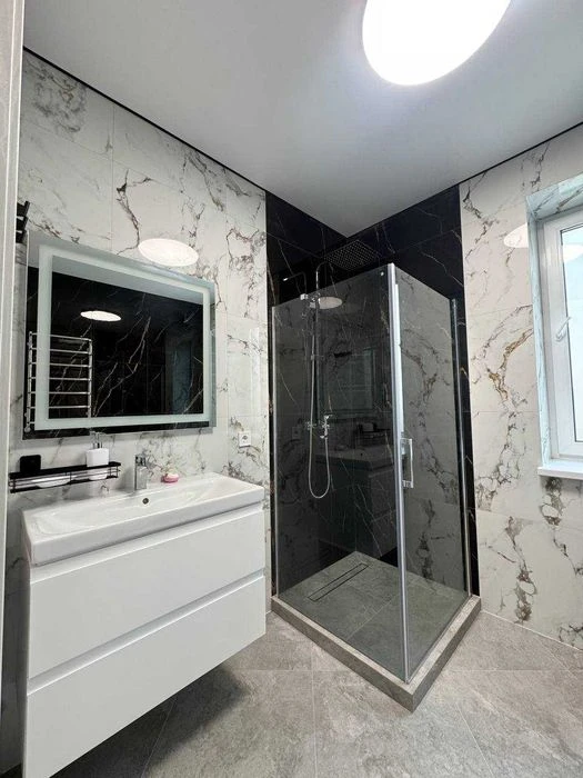 Two-story house with renovation for 4 rooms!