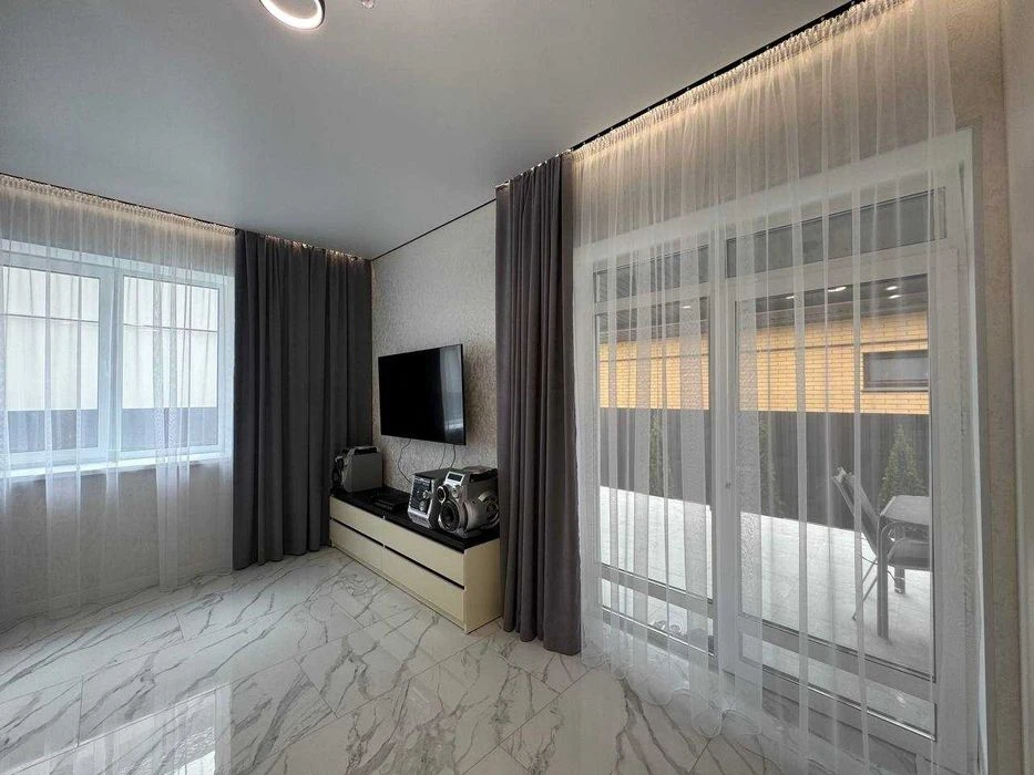 Two-story house with renovation for 4 rooms!