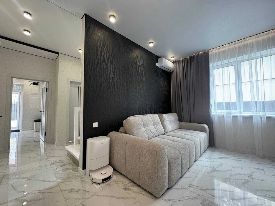 Two-story house with renovation for 4 rooms!