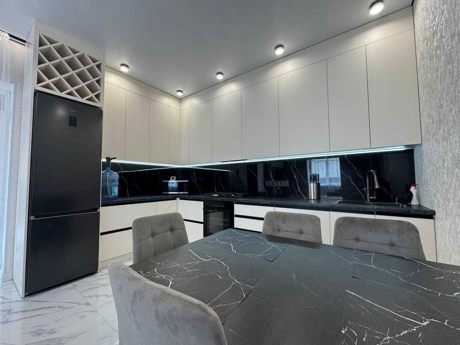 Two-story house with renovation for 4 rooms!