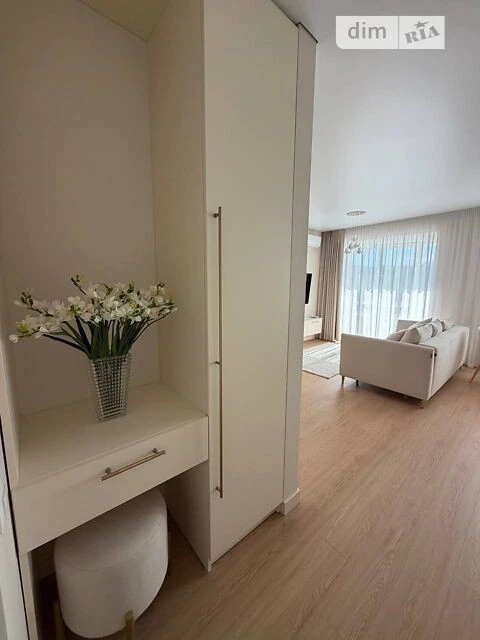 Продаж 1к квартири 35.6 кв. м на вул. Грушева 4 • ID 3479785