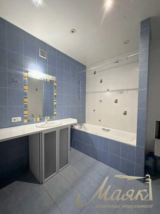 Price reduced! Exclusive 3-room apartment for sale on ul.