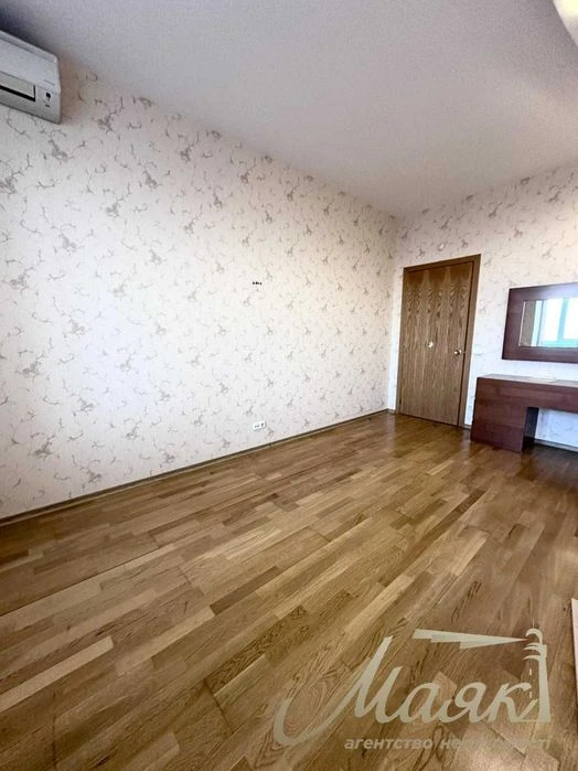 Price reduced! Exclusive 3-room apartment for sale on ul.