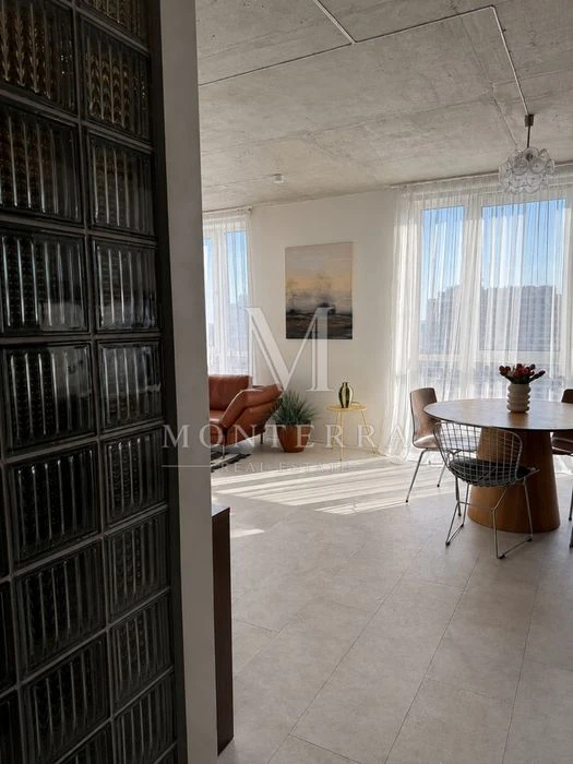 Продаж 2- кім квартири з дизайнерським ремонтом ЖК «Варшавсь