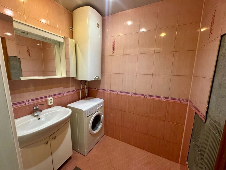 Продаж 2к квартири з ремонтом, вул. Милославська, Троєщина