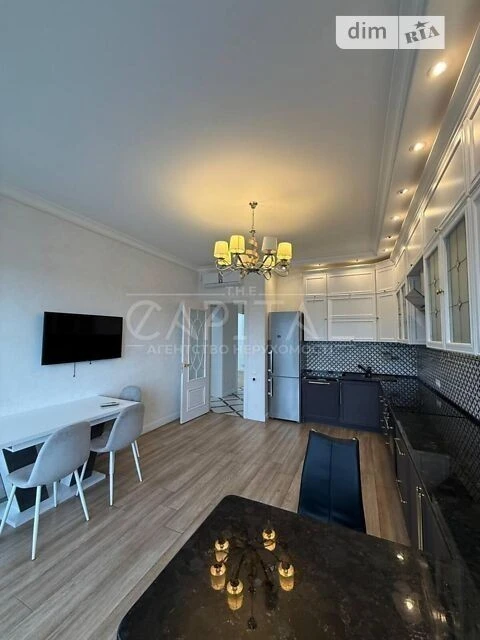 Продаж 3к квартири 150 кв. м на узвіз Кловський 7А • ID 3468