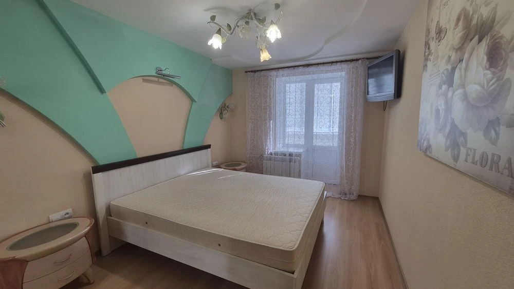 Продам  простору 3 кім, Меблі та техніка