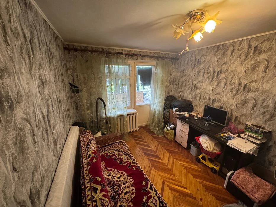 Простора 3-кімнатна квартира 68 м² з двома лоджіями та підва