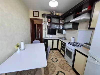 Продажа 2-комнатной квартиры, ул. Семафорная 32,ремонт,безна