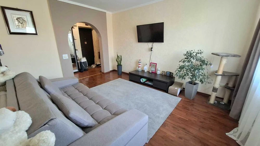 Продажа 2-комнатной квартиры, ул. Семафорная 32,ремонт,безна