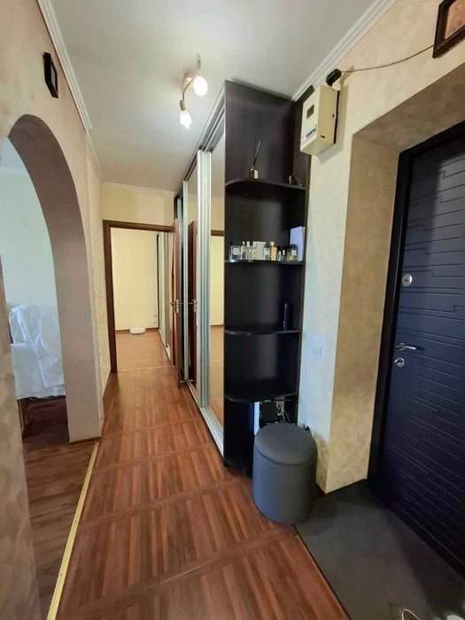 Продажа 2-комнатной квартиры, ул. Семафорная 32,ремонт,безна
