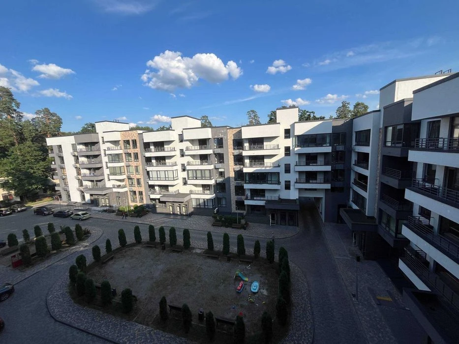 ПРОДАЖ у Пущі-Водиці 3-кімнатної квартири 76м  вул. Квітки Ц