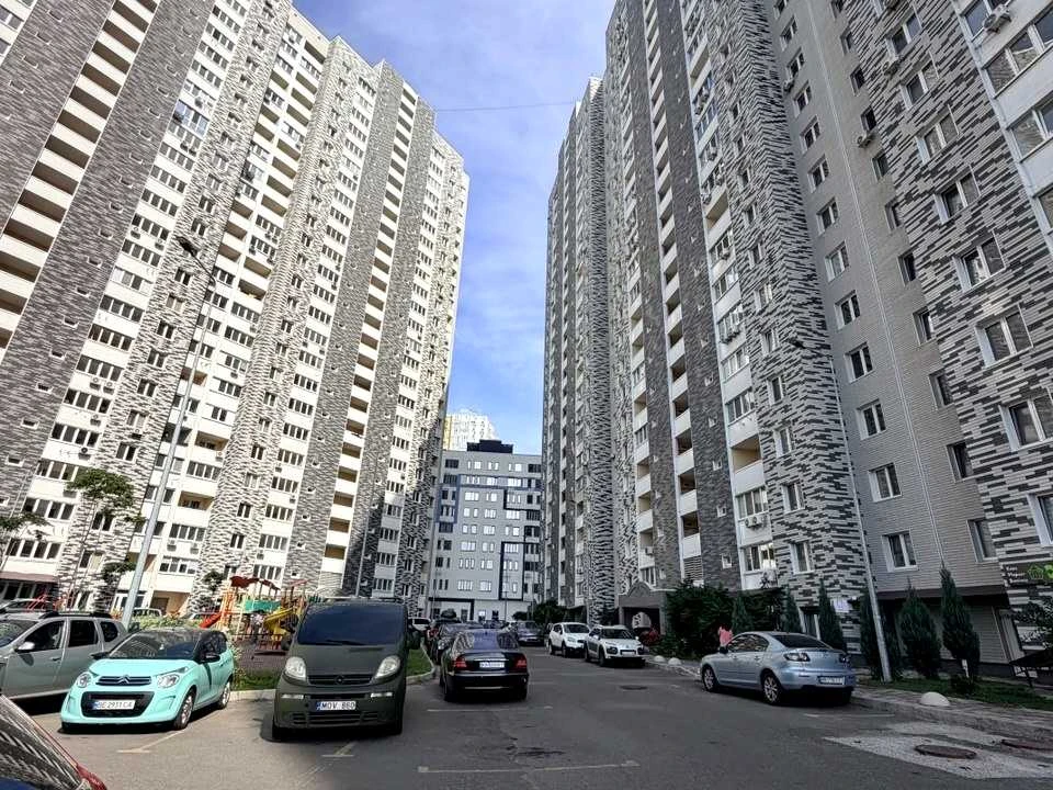 Квартира. Київ, Ревуцького вул.