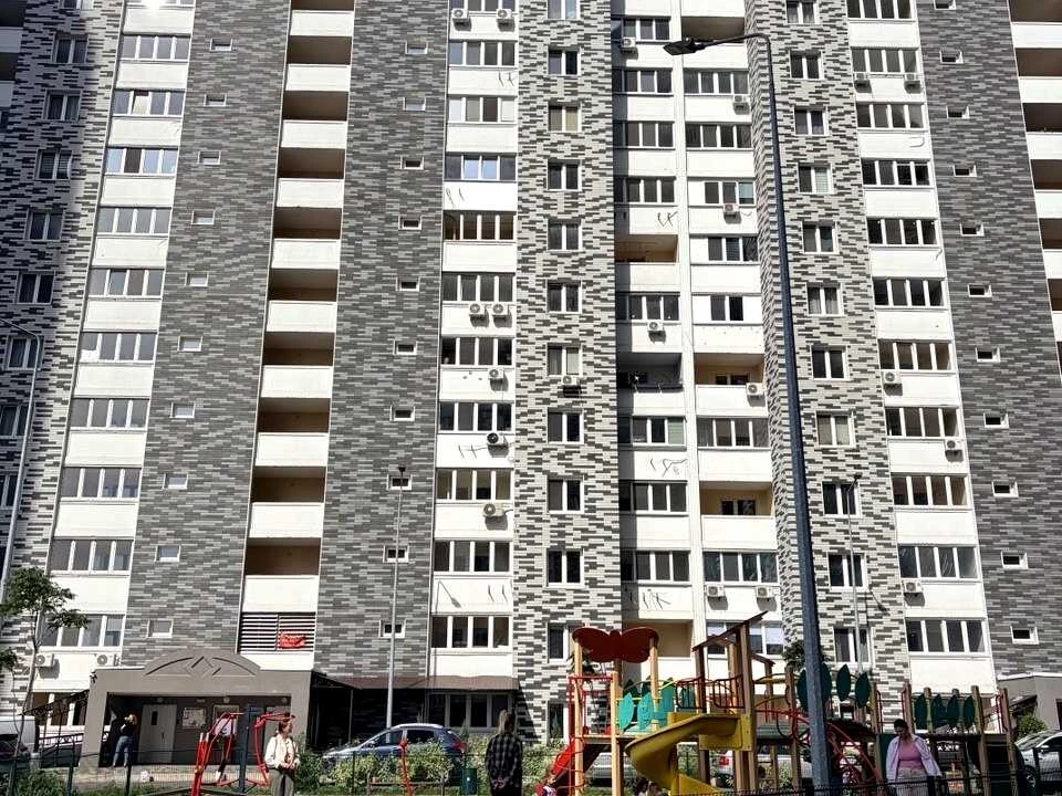 Квартира. Київ, Ревуцького вул.