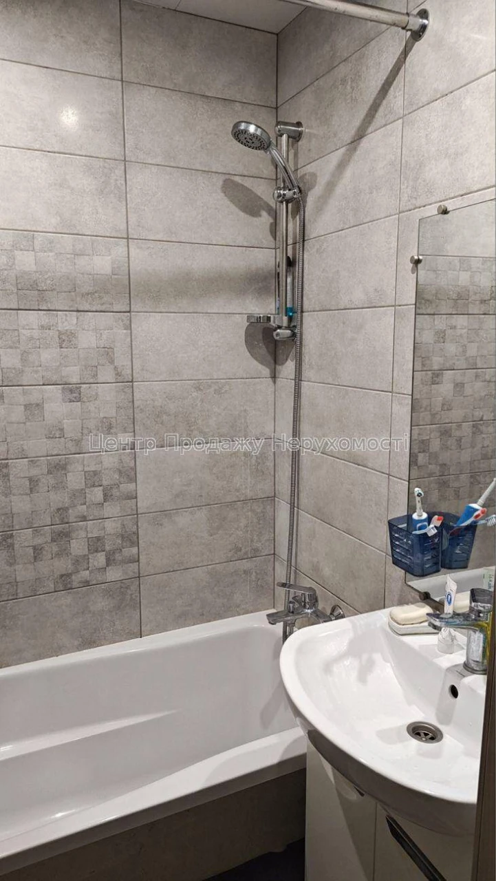 Продаж 3-кімн. квартири, 47 м², 3/5 пов, Київ. Відмінне розт