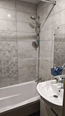 Продаж 3-кімн. квартири, 47 м², 3/5 пов, Київ. Відмінне розт