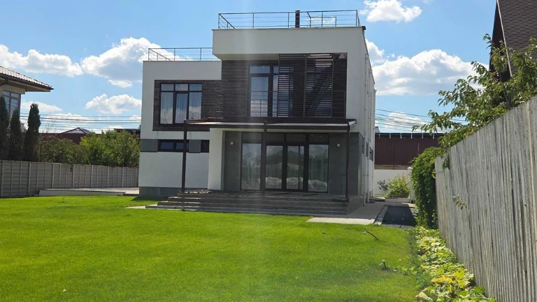 Продаж будинку в з ремонтом та технікою в чудовому місці Осо