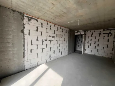 Терміново продам простору 2 кімнатну квартиру близько центру