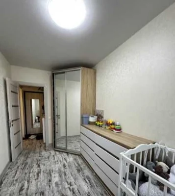 Продається 2 кімнатна квартира покращеного планування.
