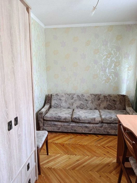 Продаж 3 кім. кв.   біля м. Студентська