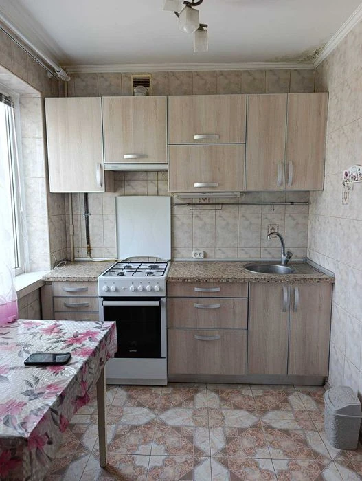 Продаж 3 кім. кв.   біля м. Студентська