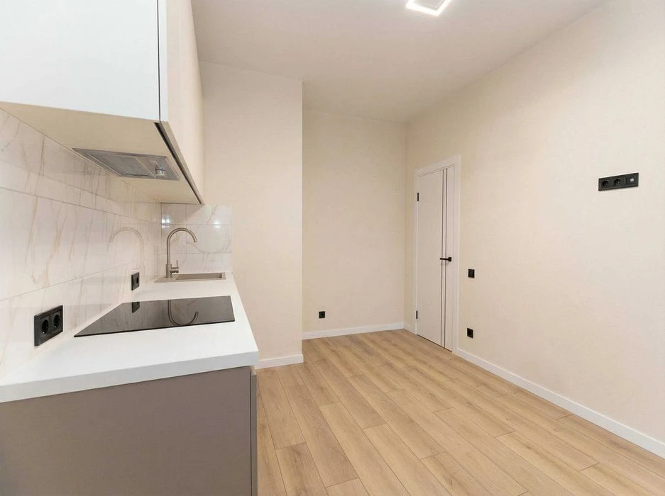 2-комнатная квартира с ремонтом , Кадор сити, Краснова, 65