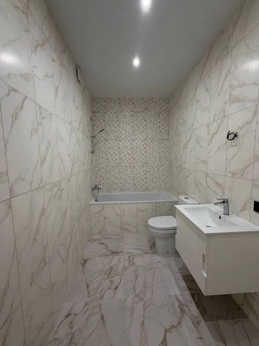 2-комнатная квартира с ремонтом , Кадор сити, Краснова, 65