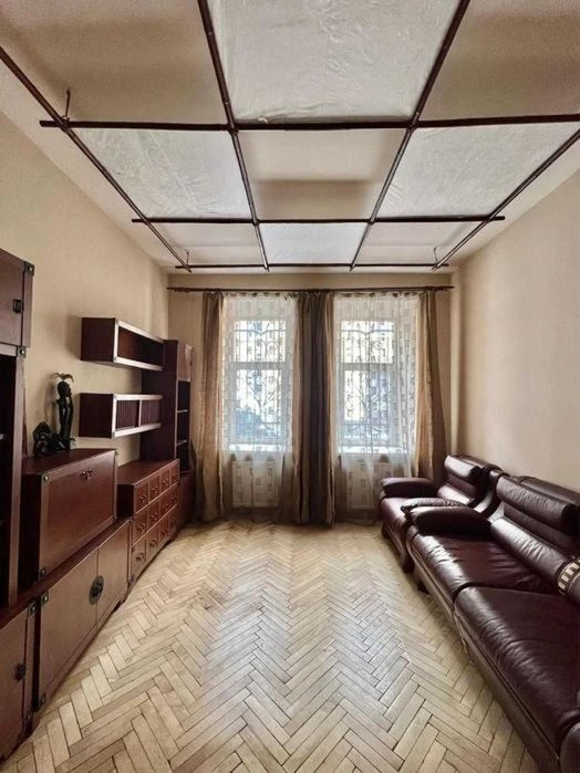 Продаж 3-кімнатної квартири в центрі Львова – вул. Джерельна