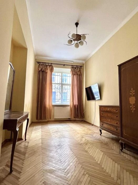 Продаж 3-кімнатної квартири в центрі Львова – вул. Джерельна