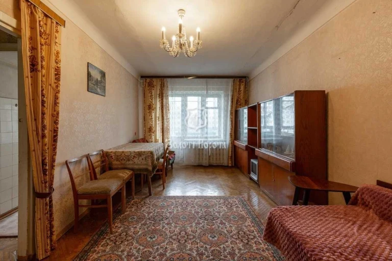 Продаж 2-кімнатної квартири 45.9 м², Будівельників вул., 12