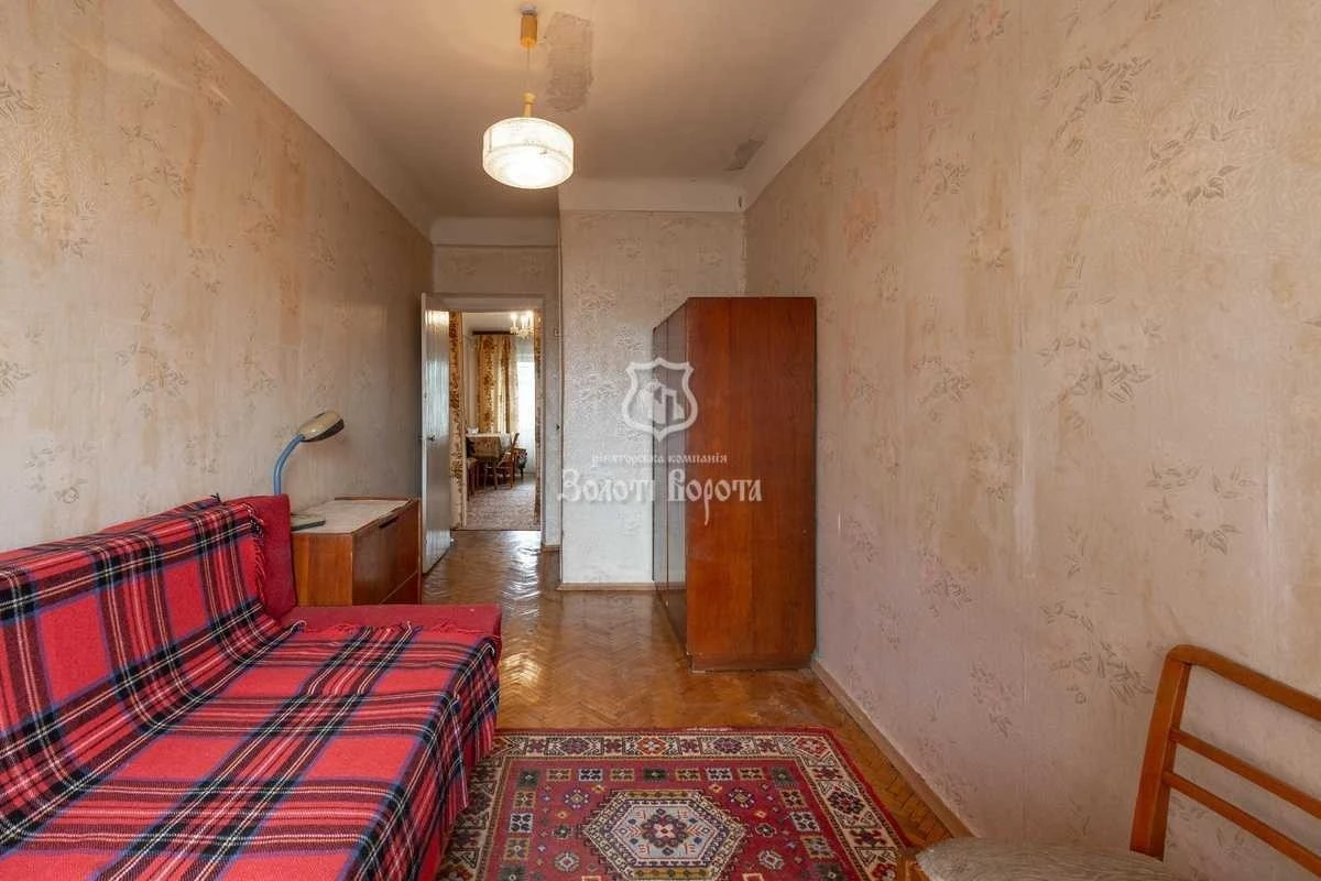 Продаж 2-кімнатної квартири 45.9 м², Будівельників вул., 12