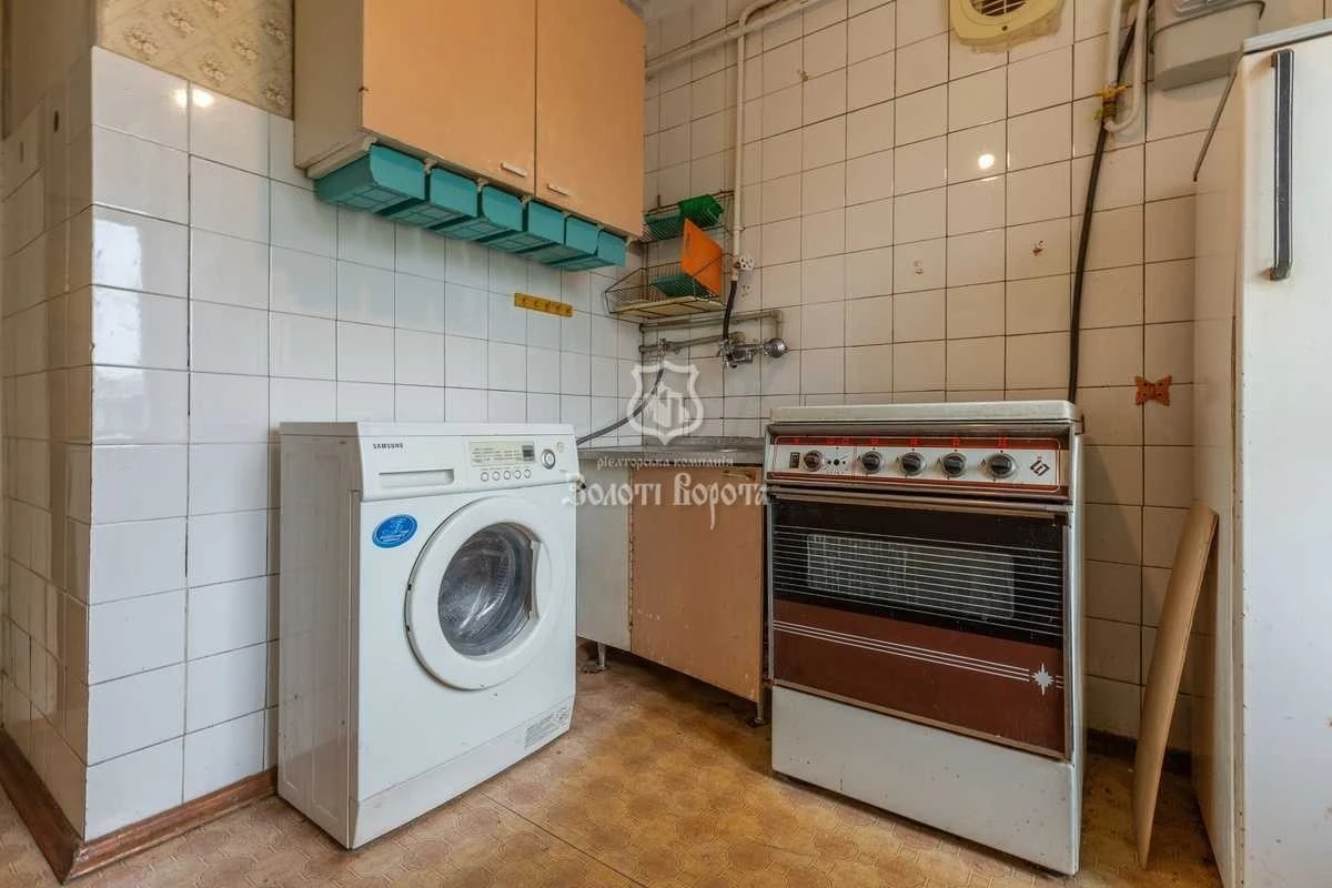Продаж 2-кімнатної квартири 45.9 м², Будівельників вул., 12