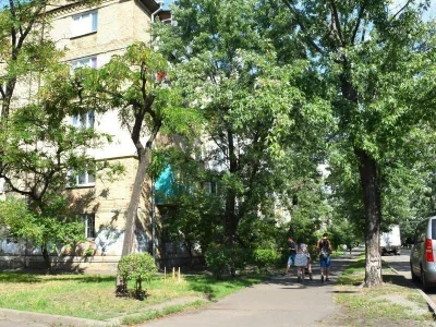 Продаж 2-кімнатної квартири 45.9 м², Будівельників вул., 12