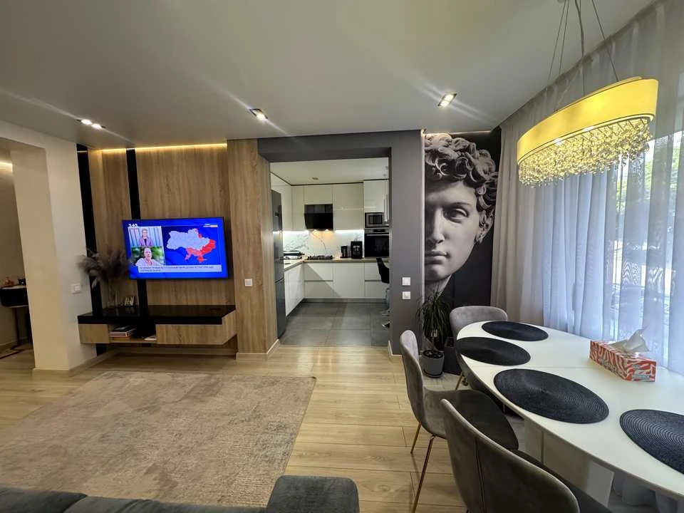 Apartment. Dnipro, Slavy Blvd.