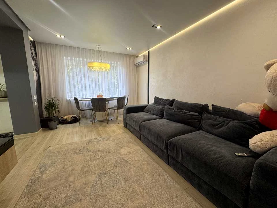 Apartment. Dnipro, Slavy Blvd.