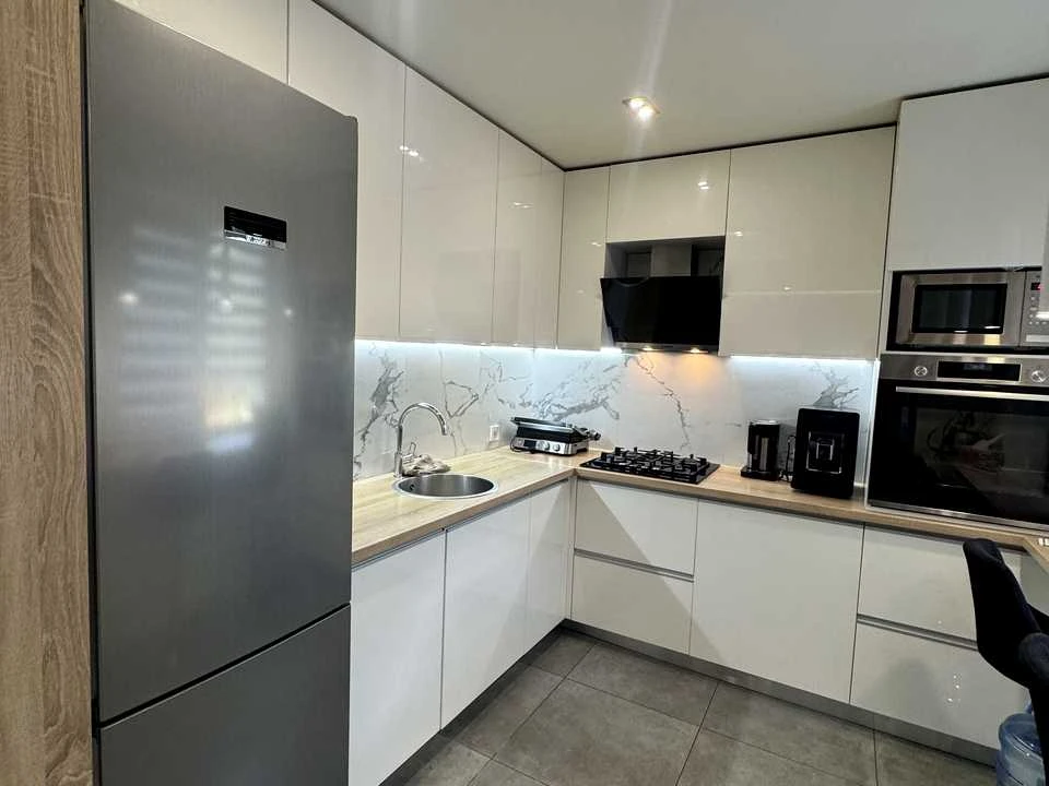 Apartment. Dnipro, Slavy Blvd.