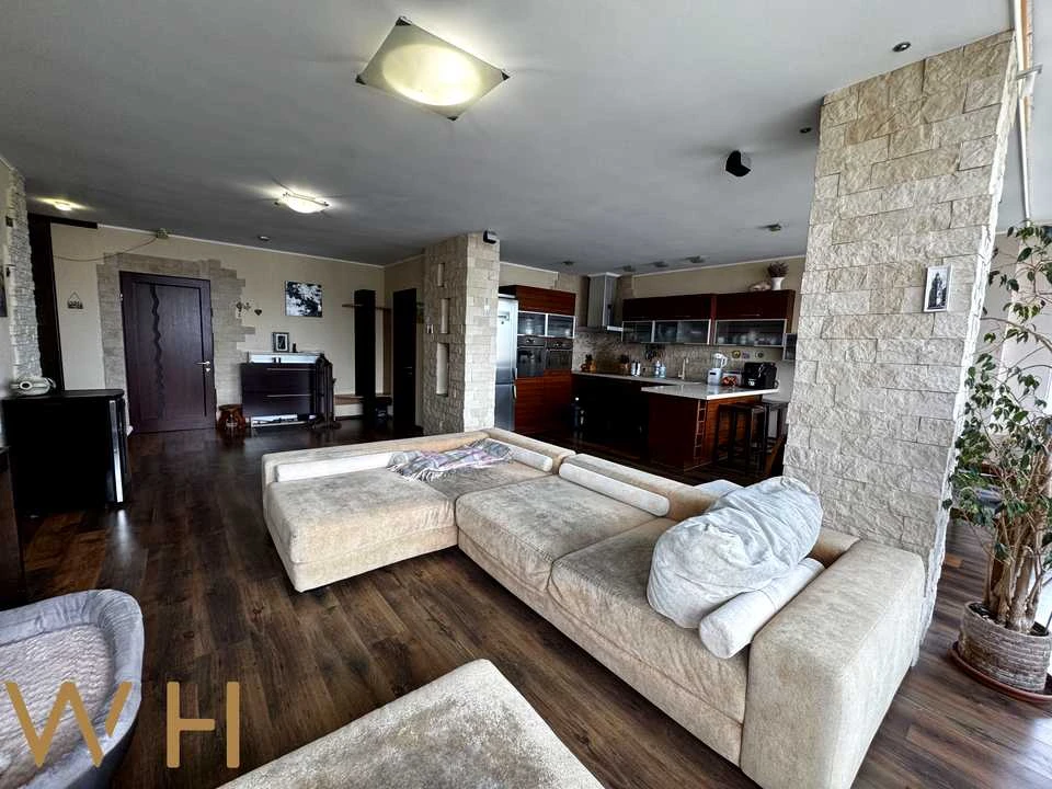 Apartment. Kyiv, Velyka Kitaivska St.