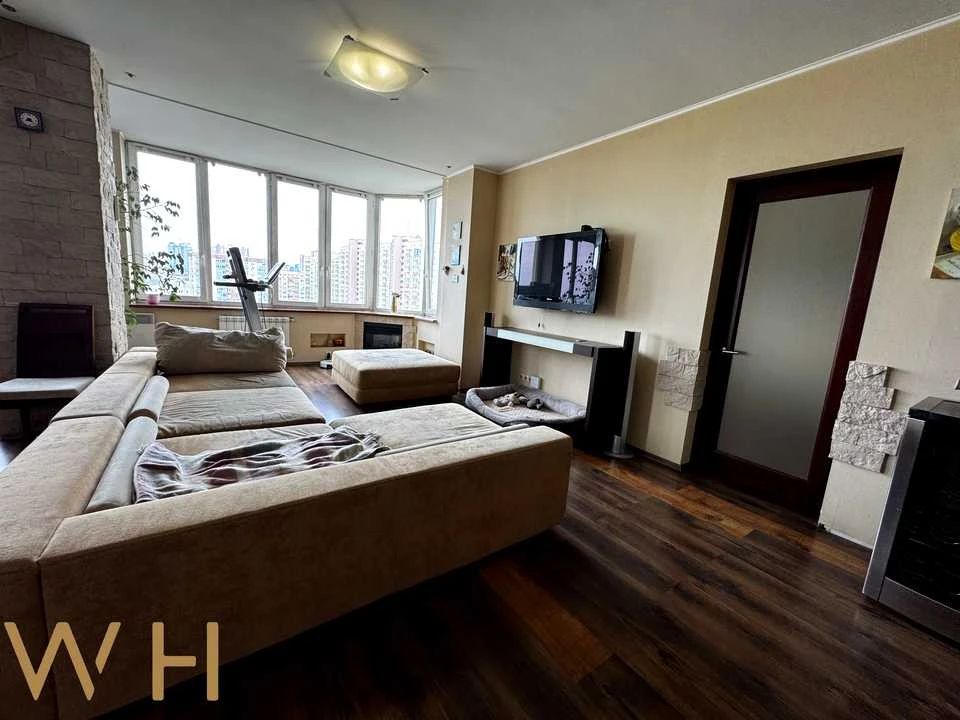Apartment. Kyiv, Velyka Kitaivska St.