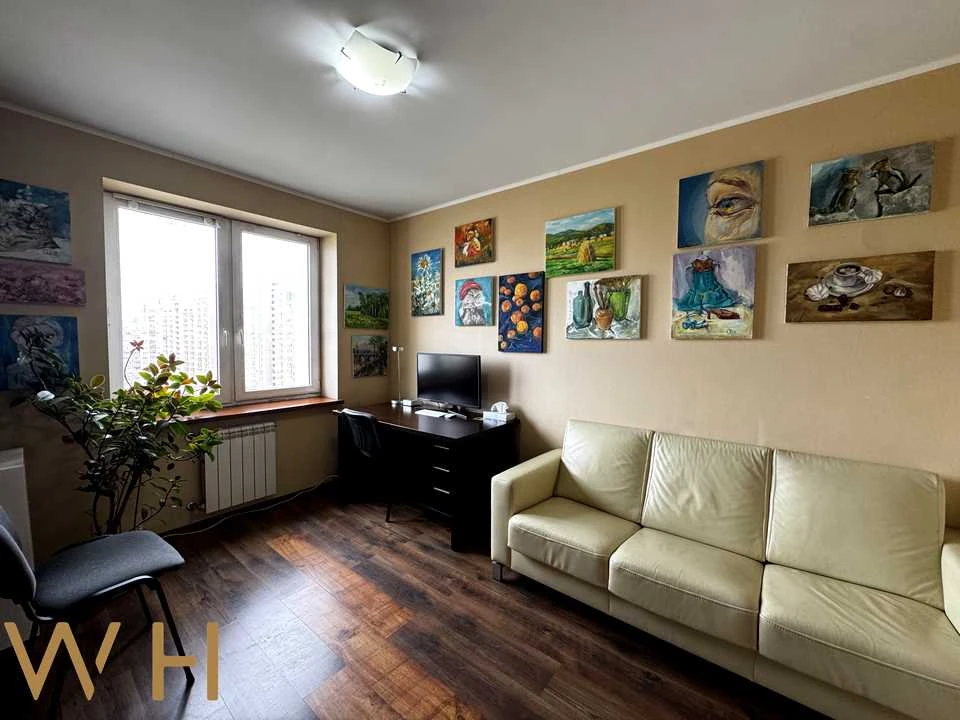 Apartment. Kyiv, Velyka Kitaivska St.