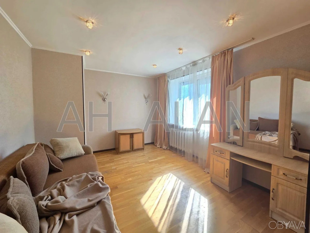 5-комнатная квартира, 90 м.кв.