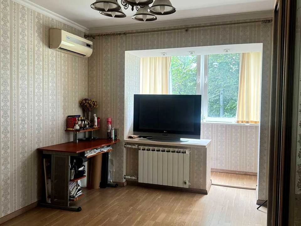 Квартира. Київ, Гладківська вул. (Калінінградська)