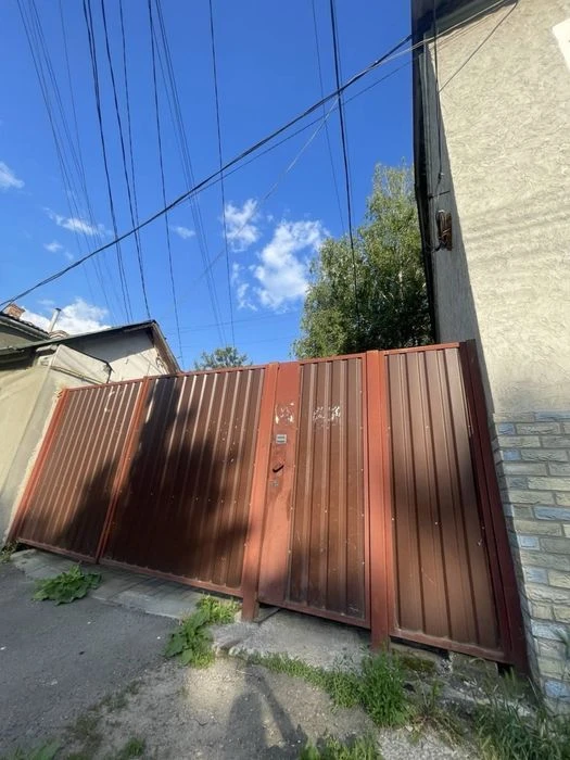 Продам 1-комнатную квартиру в центре, возле ЖК Женева.