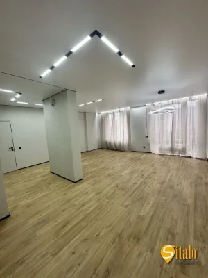 Продаж 2-кімнатної квартири 65 м², Дніпровська наб., 18а