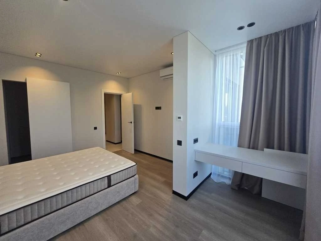 Продаж 1-кімнатної квартири 47 м², Метрологічна вул., 107