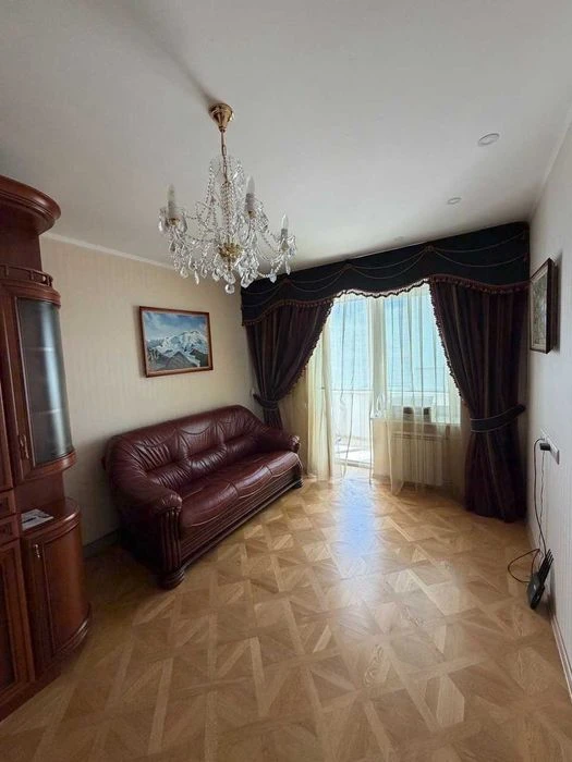 Продаж квартири 5к Микільсько-Слобідська, 4 Г Київ
