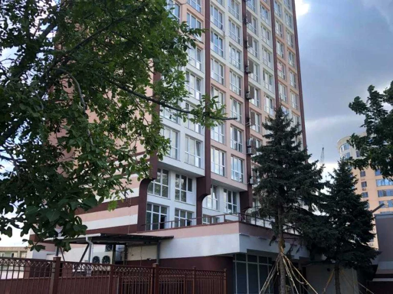 Квартира. Одеса, Літературна вул., Будинок